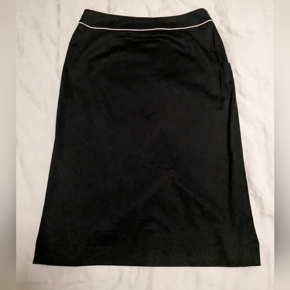 Cotton A-line Skirt w/ pockets, front split, & piping detail on waistband - Picture 6 of 12